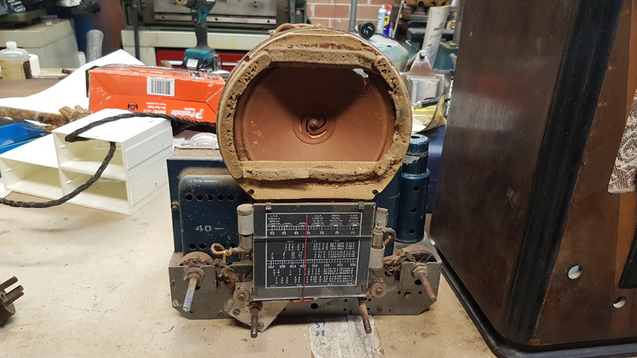 AGE Bandmaster valve radio