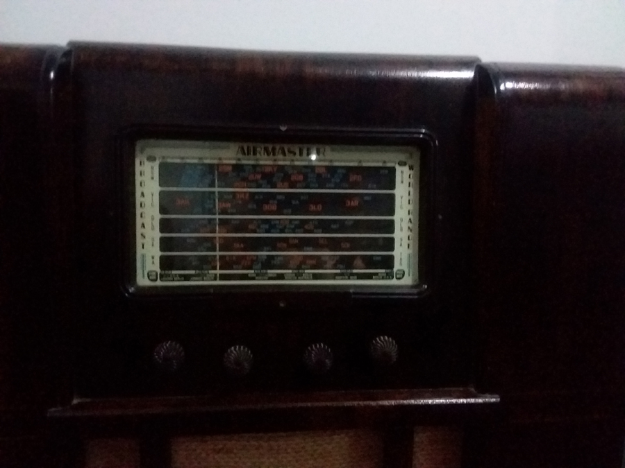Airmaster console radio