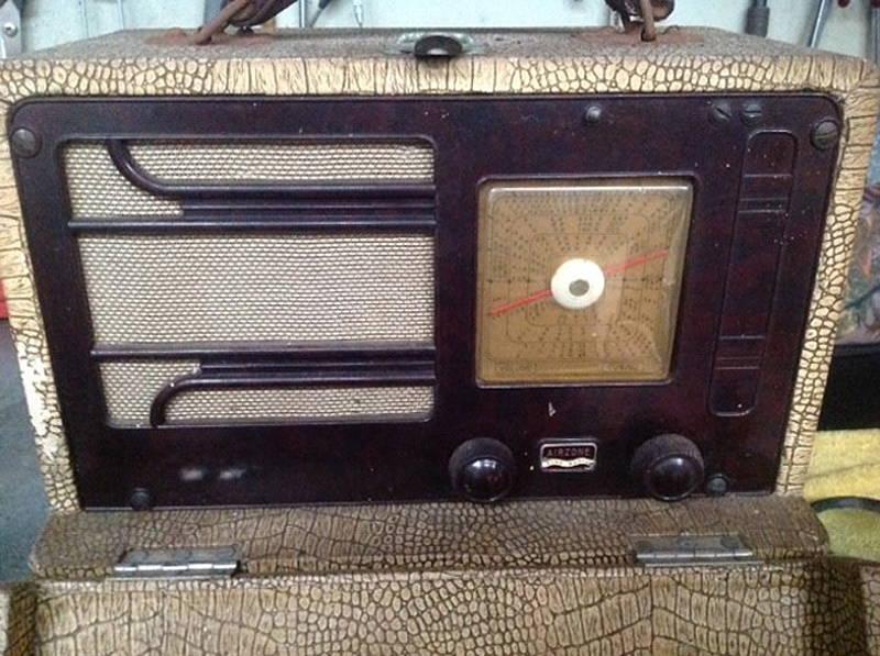 Airzone 457 Portable Radio