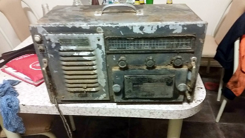 1945 V5 A A Amenities Service Military Radio