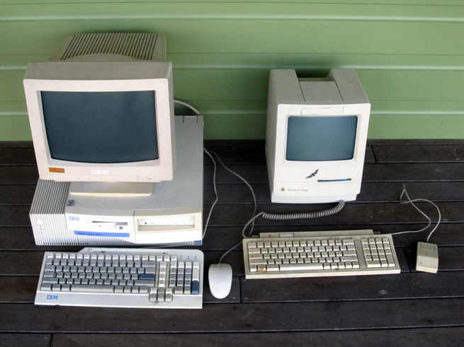 Apple Macintosh Classic Personal Computer