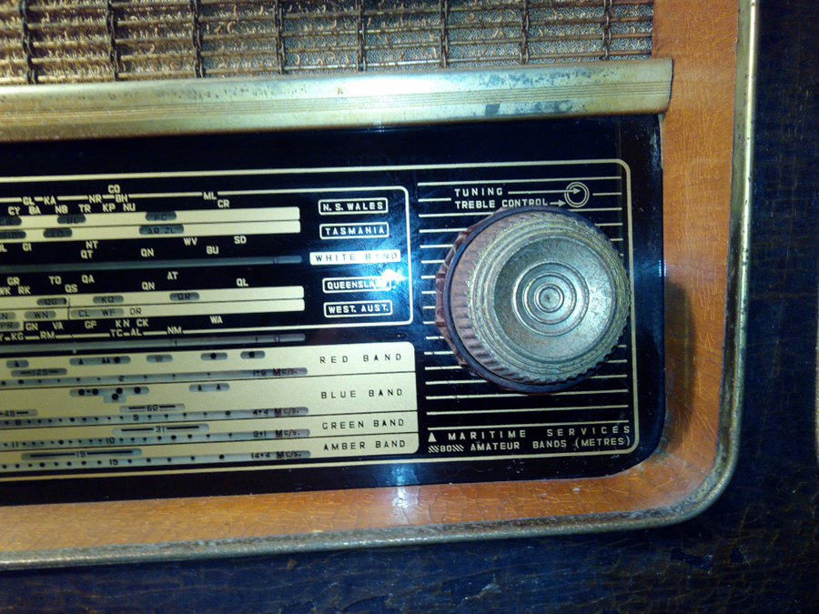 Astor table radio