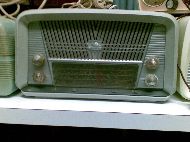 Astor BPJ Mantel Radio