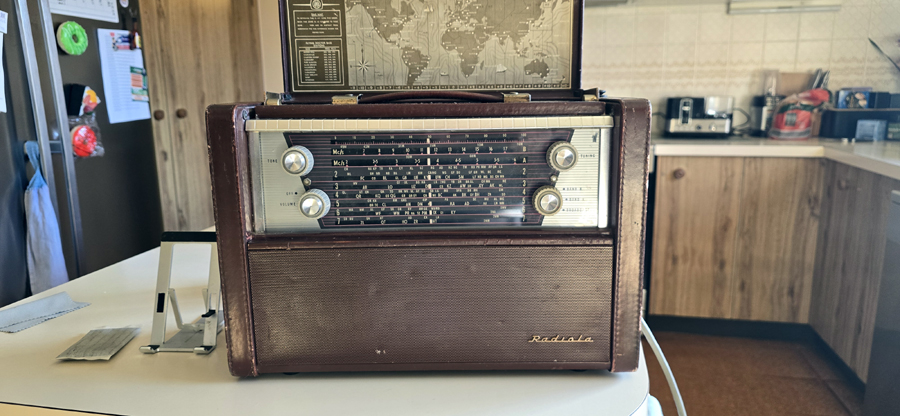 AWA Radiola transistor radio