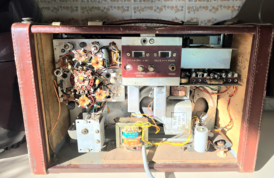 AWA Radiola transistor radio