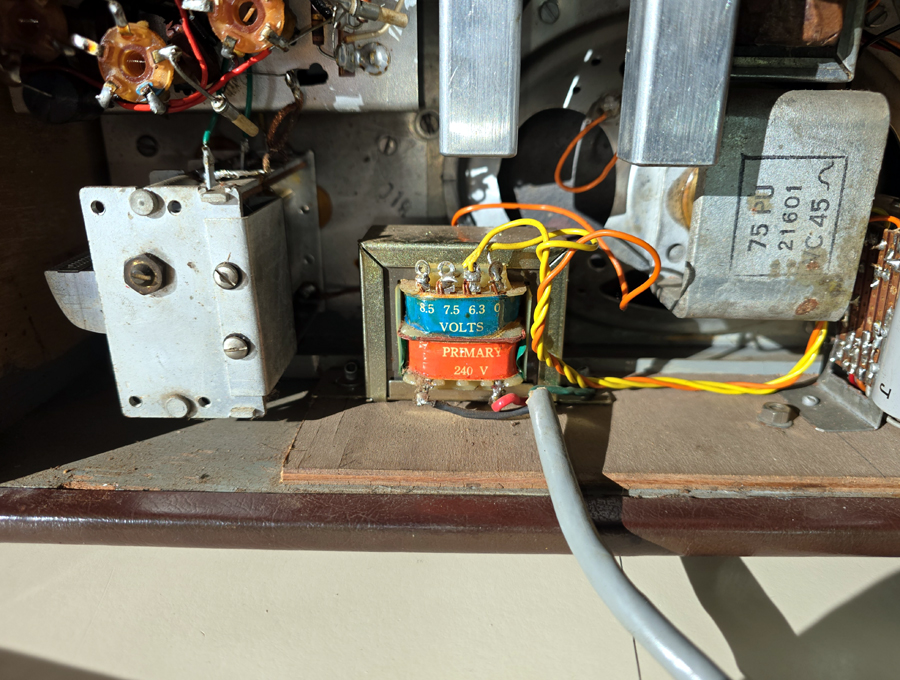 AWA Radiola transistor radio