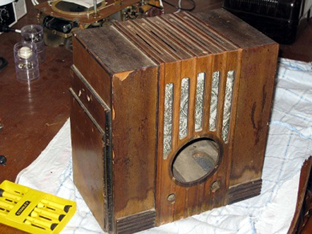 AWA R27 Radiolette from 1934