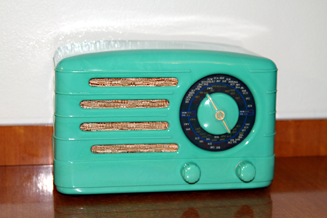 AWA Radiolette Turquoise Mantel 1947