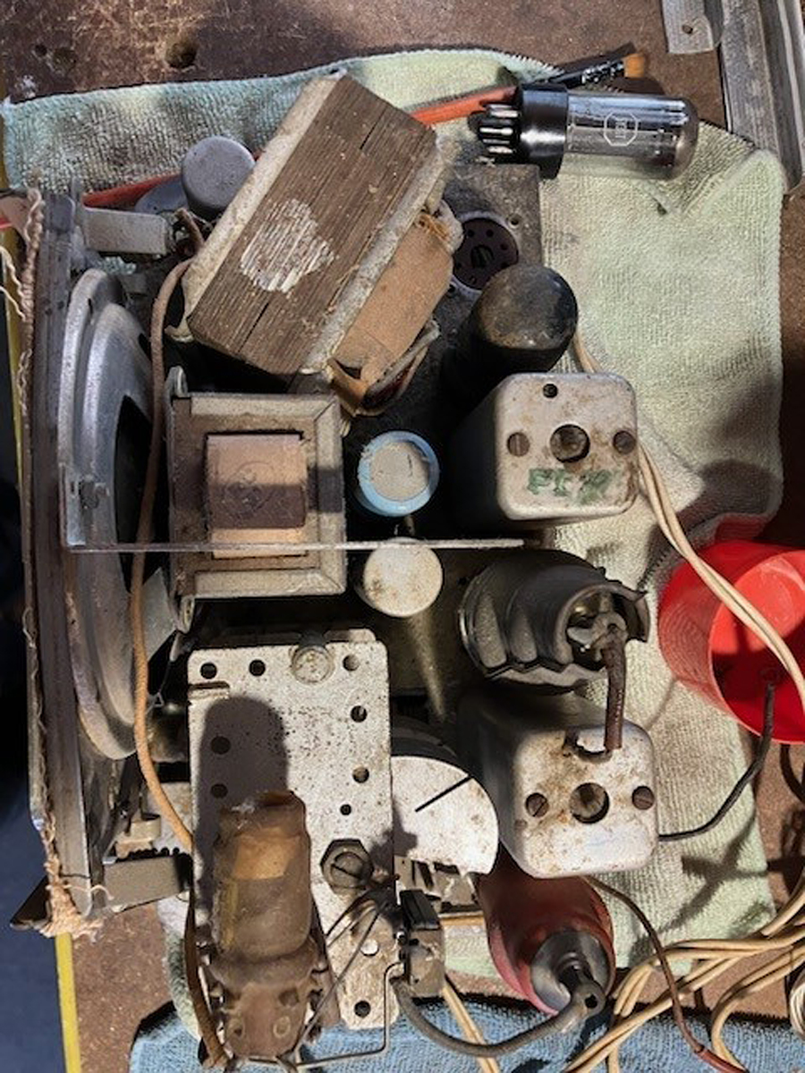 Valve radio chassis