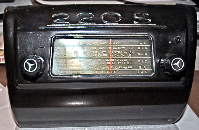 Electronic Industries Car Radio for a Mercedes Benz 220S