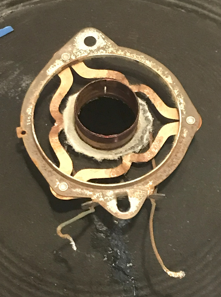 Loudspeaker felt annulus