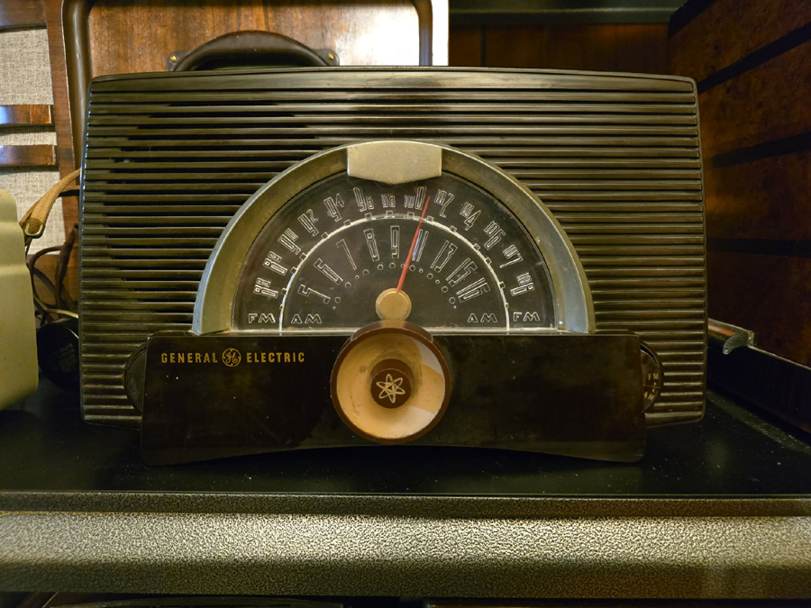 GE Model 409 valve radio