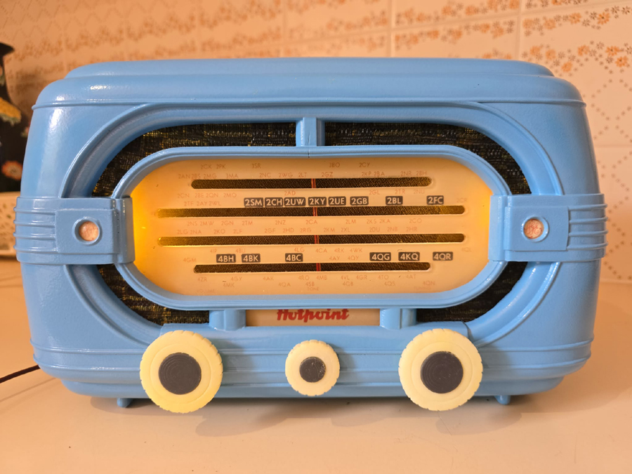 Hotpoint valve radio