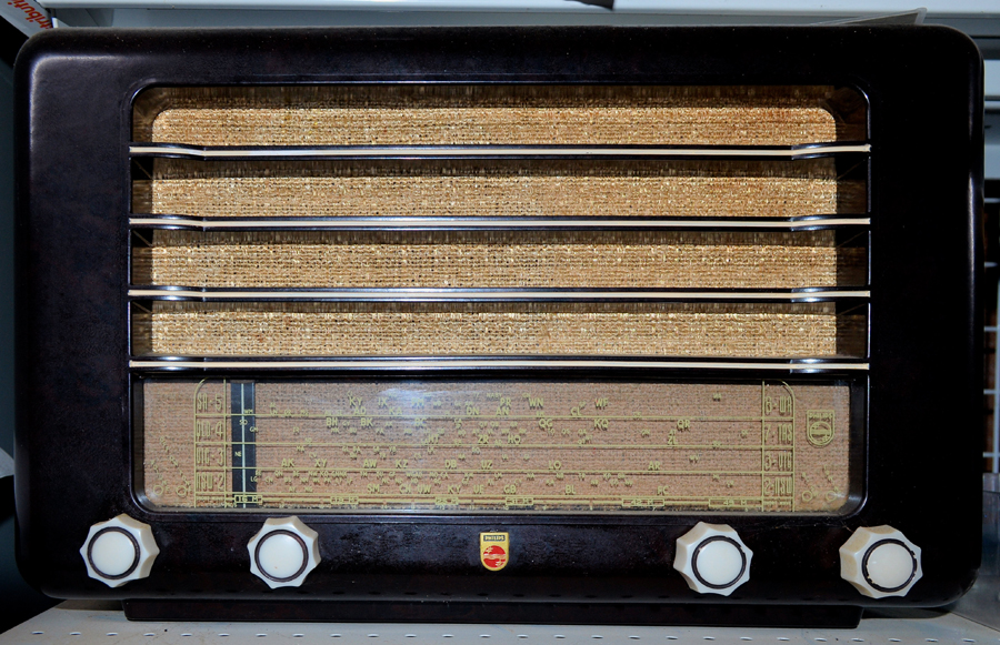 Valve radio dial glass