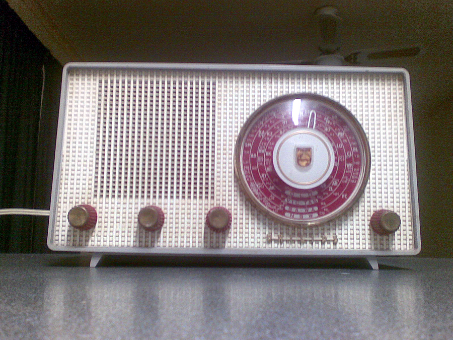 Philips Model 127 Valve Radio