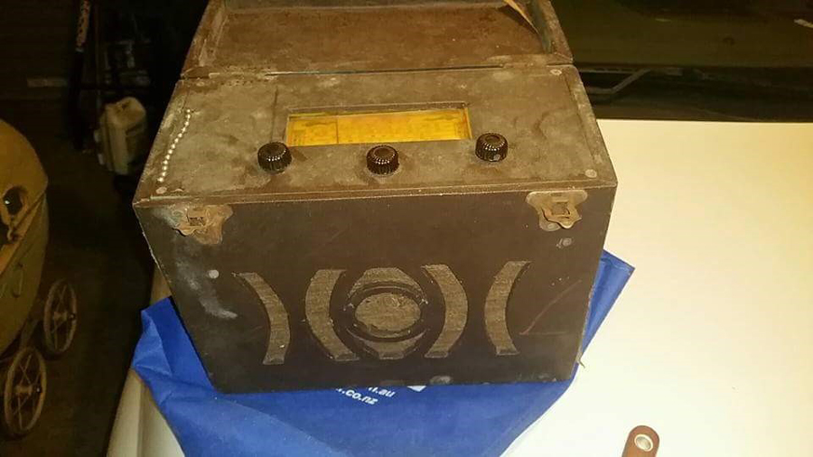 Prefect Valve Radio