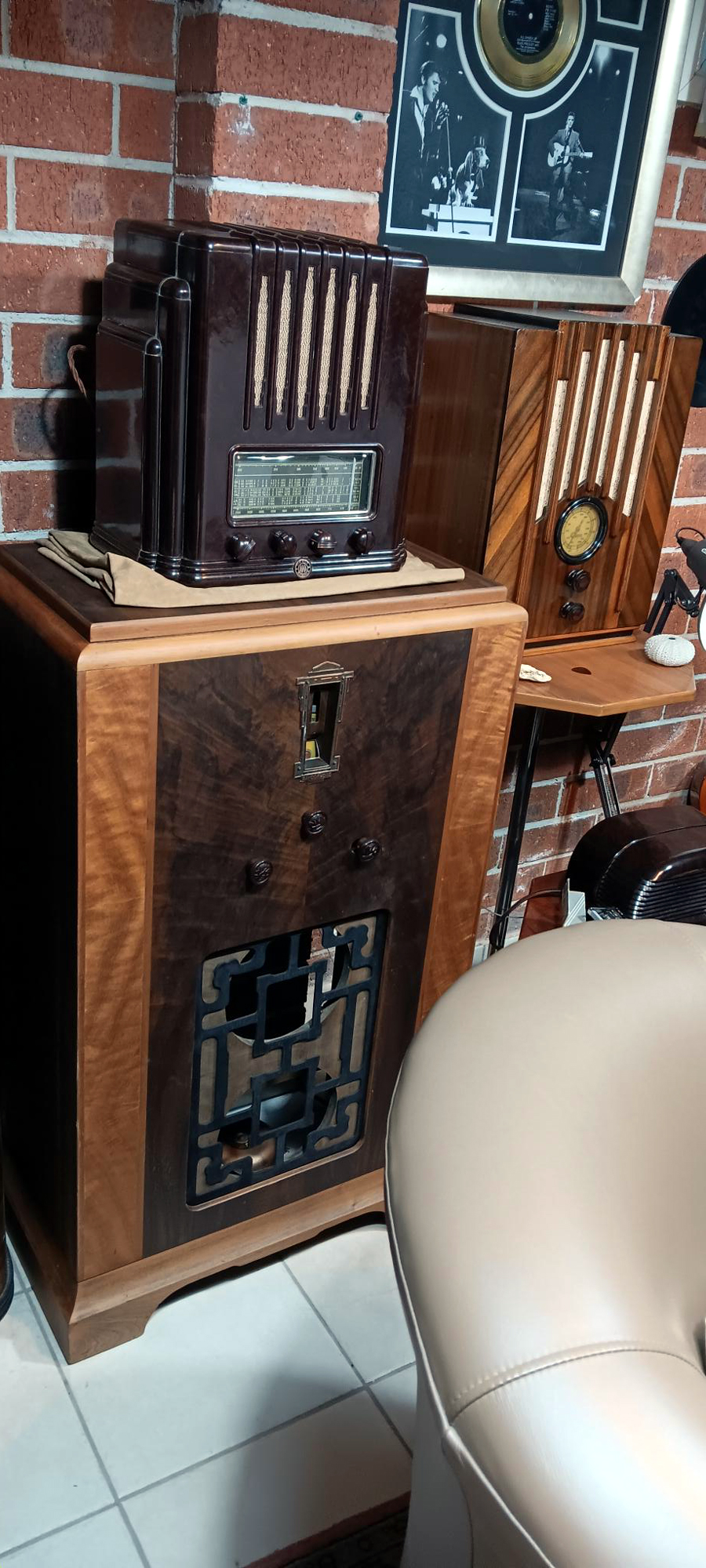 Raycophone 263AE Console Radio