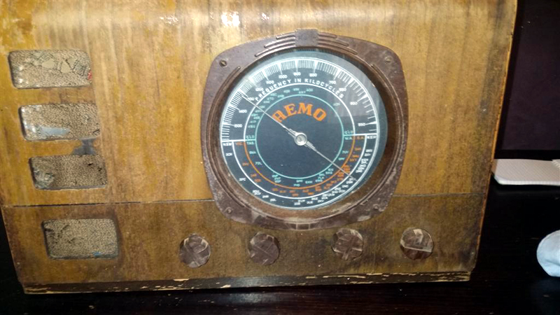 Remo Table Radio