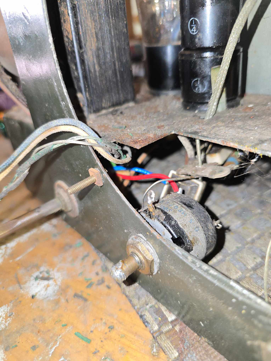 Salonola Radio Chassis