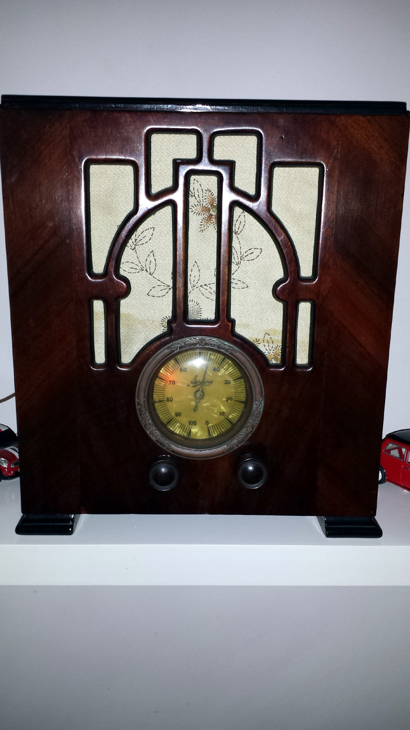 Stirling Table Radio