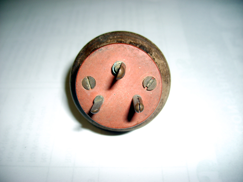 Three Pin Plug Top