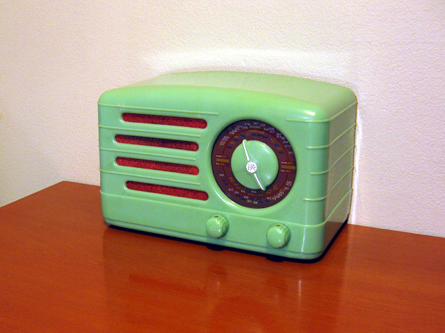 Green Radiolette Button
