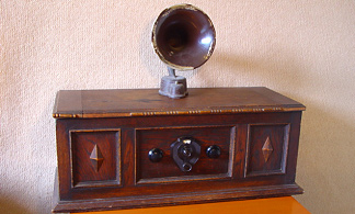 Radio of the week - Astor Little Astor